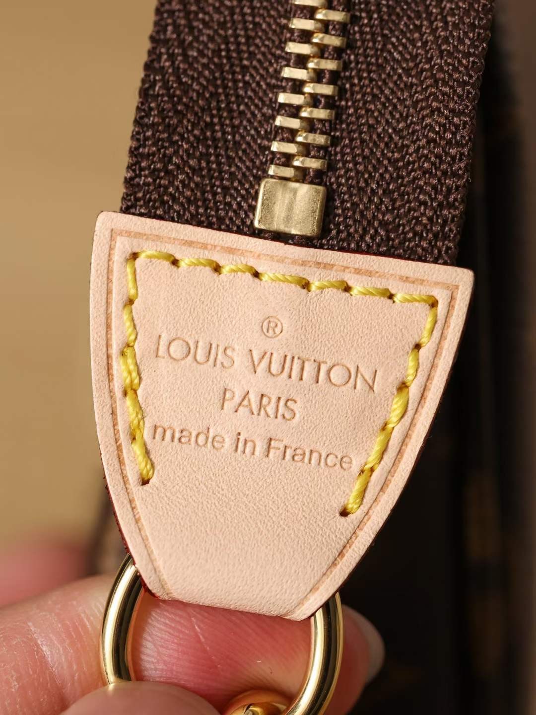 Louis Vuitton M40712 Pochette Accessoires top replica bag 23.5 x 13.5 x 4 cm hardware details (2022 Edition)-Best Quality Fake designer Bag Review, Replica designer bag ru