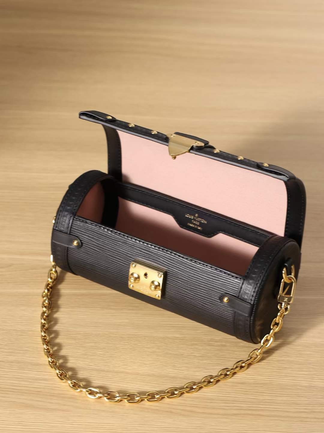 M58655 Louis Vuitton PAPILLON TRUNK top replica bags 19x9x9cm Monogram interior detail (2022 Updated)-Best Quality Fake designer Bag Review, Replica designer bag ru M58655 Louis Vuitton PAPILLON TRUNK top replica bags 19x9x9cm Monogram interior detail (2022 Updated)-Best Quality Fake designer Bag Review, Replica designer bag ru