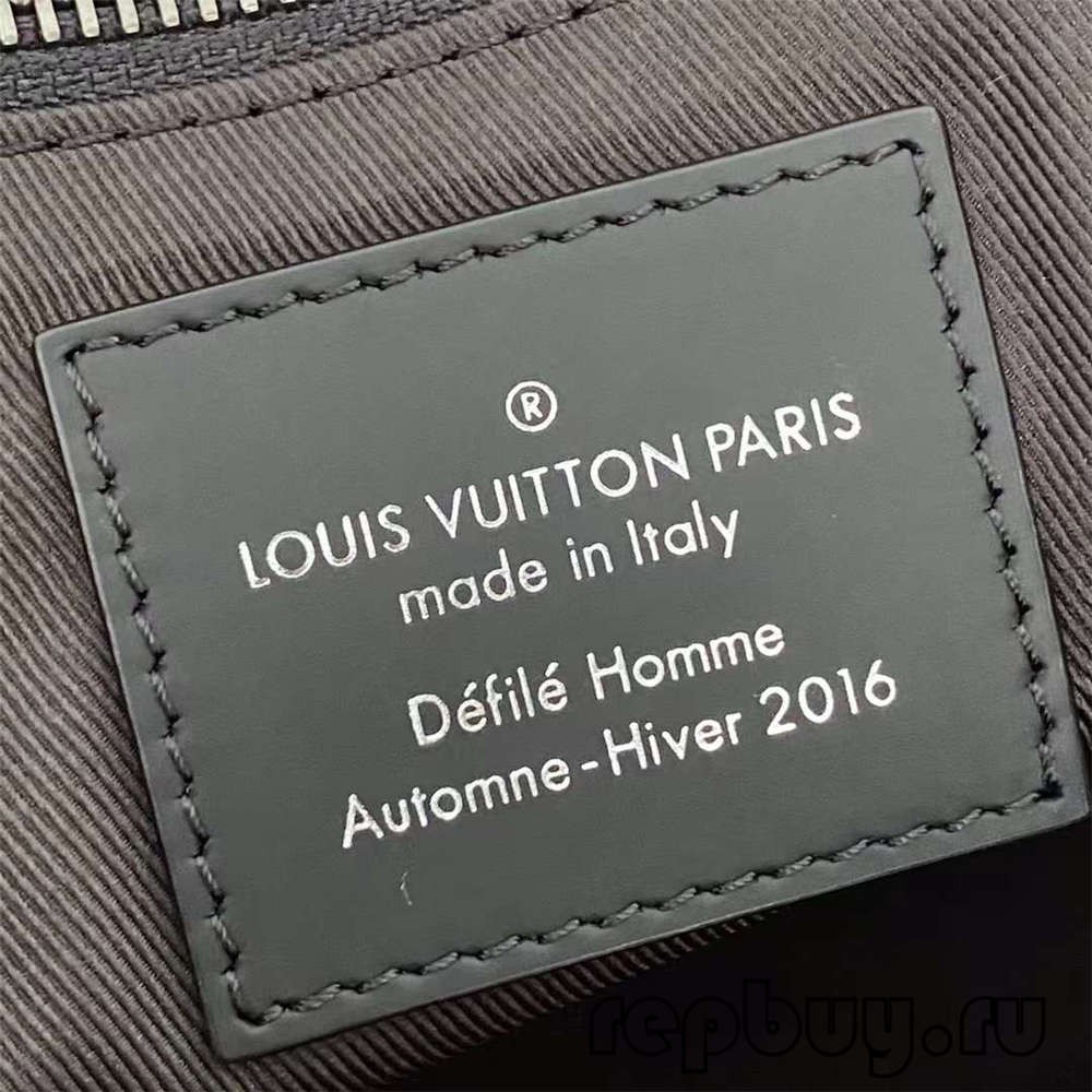 Louis Vuitton M40511 Voyager Traveler Men’s Top Replica Messenger Bag Fabric and hardware details (2022 Updated)-Best Quality Fake designer Bag Review, Replica designer bag ru Louis Vuitton M40511 Voyager Traveler Men’s Top Replica Messenger Bag Fabric and hardware details (2022 Updated)-Best Quality Fake designer Bag Review, Replica designer bag ru