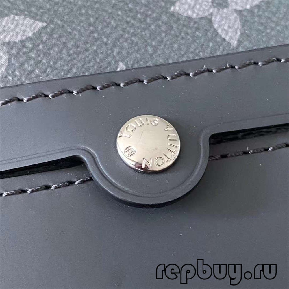 Louis Vuitton M40511 Voyager Traveler Men’s Top Replica Messenger Bag Fabric and hardware details (2022 Updated)-Best Quality Fake designer Bag Review, Replica designer bag ru Louis Vuitton M40511 Voyager Traveler Men’s Top Replica Messenger Bag Fabric and hardware details (2022 Updated)-Best Quality Fake designer Bag Review, Replica designer bag ru