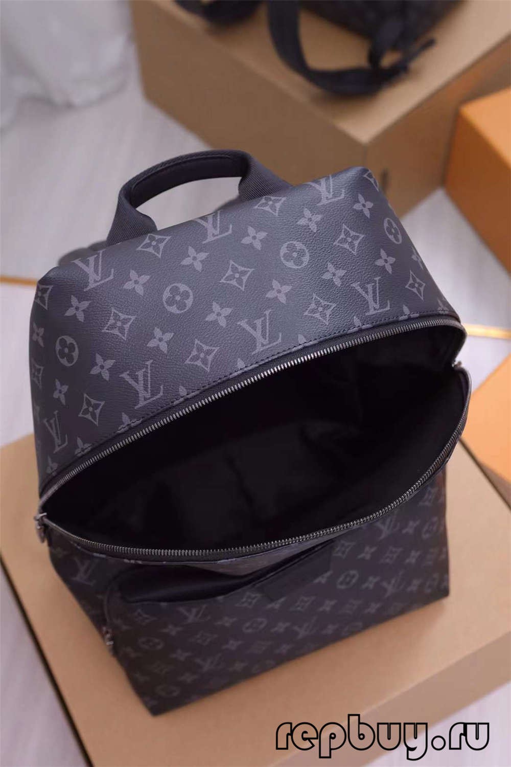 Louis Vuitton M43186 Discovery 40cm Top duffel bag Fabric and stitching details (2022 Udated)-Best Quality Fake designer Bag Review, Replica designer bag ru Louis Vuitton M43186 Discovery 40cm Top duffel bag Fabric and stitching details (2022 Udated)-Best Quality Fake designer Bag Review, Replica designer bag ru