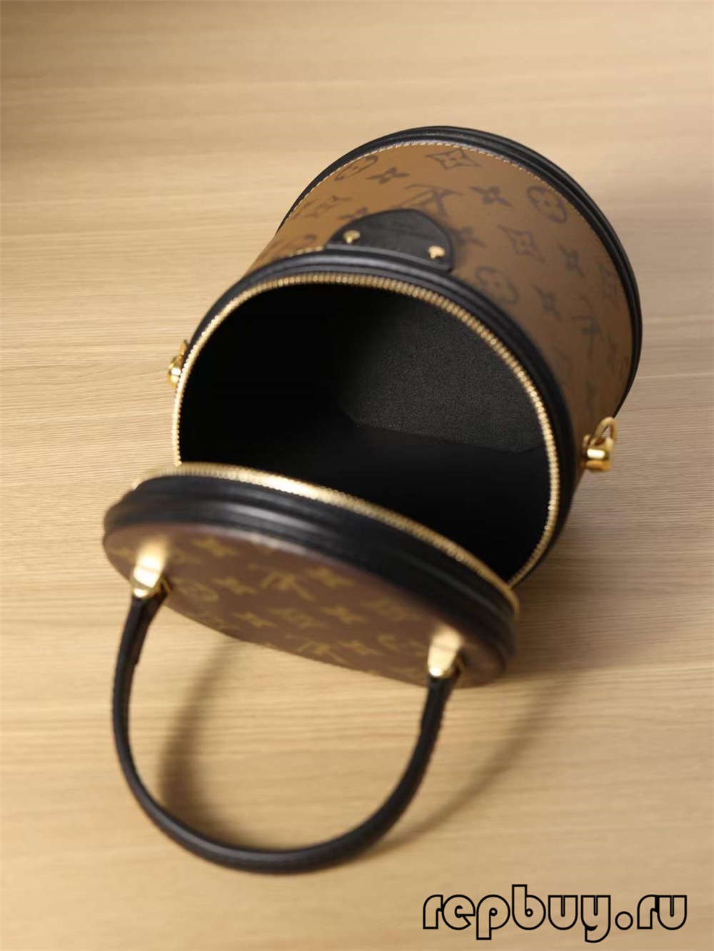 Louis Vuitton M43986 CANNES top replica bag Interior pocket and engraved details (2022 Edition)-Best Quality Fake designer Bag Review, Replica designer bag ru Louis Vuitton M43986 CANNES top replica bag Interior pocket and engraved details (2022 Edition)-Best Quality Fake designer Bag Review, Replica designer bag ru