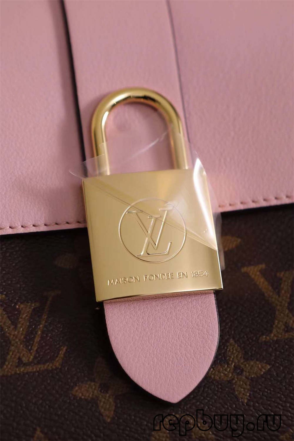 Louis Vuitton M44080 20cm Lock BB Pink Top Replica Bags (2022 Edition)-Best Quality Fake designer Bag Review, Replica designer bag ru Louis Vuitton M44080 20cm Lock BB Pink Top Replica Bags (2022 Edition)-Best Quality Fake designer Bag Review, Replica designer bag ru