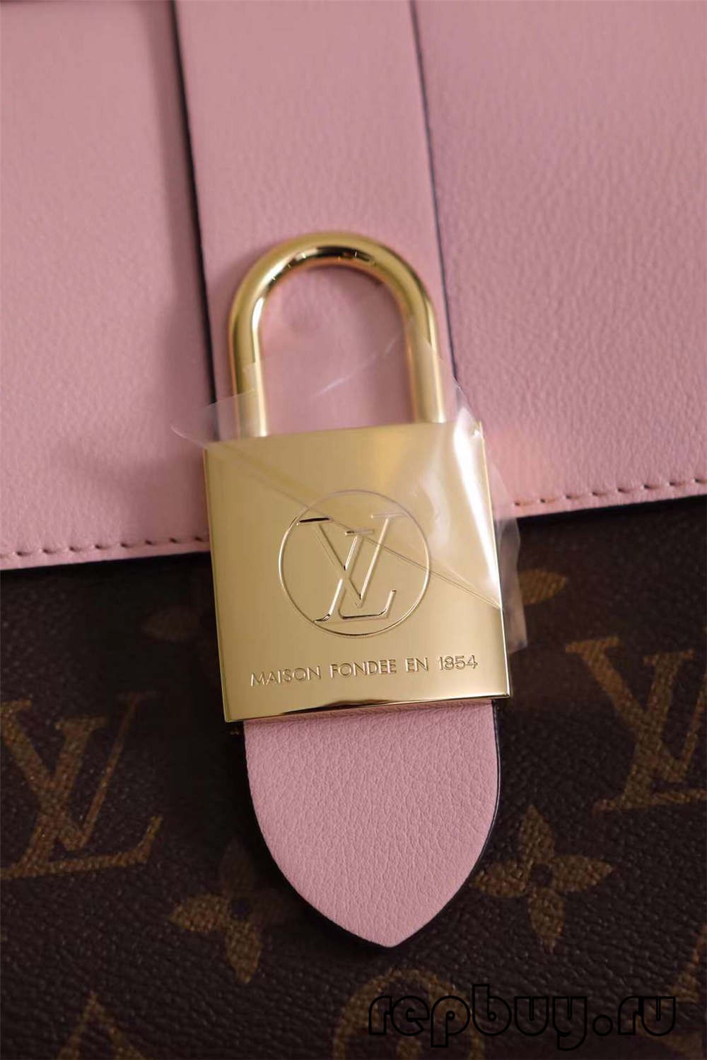 Louis Vuitton M44080 20cm Lock BB Pink Top Replica Bags (2022 Edition)-Best Quality Fake designer Bag Review, Replica designer bag ru Louis Vuitton M44080 20cm Lock BB Pink Top Replica Bags (2022 Edition)-Best Quality Fake designer Bag Review, Replica designer bag ru