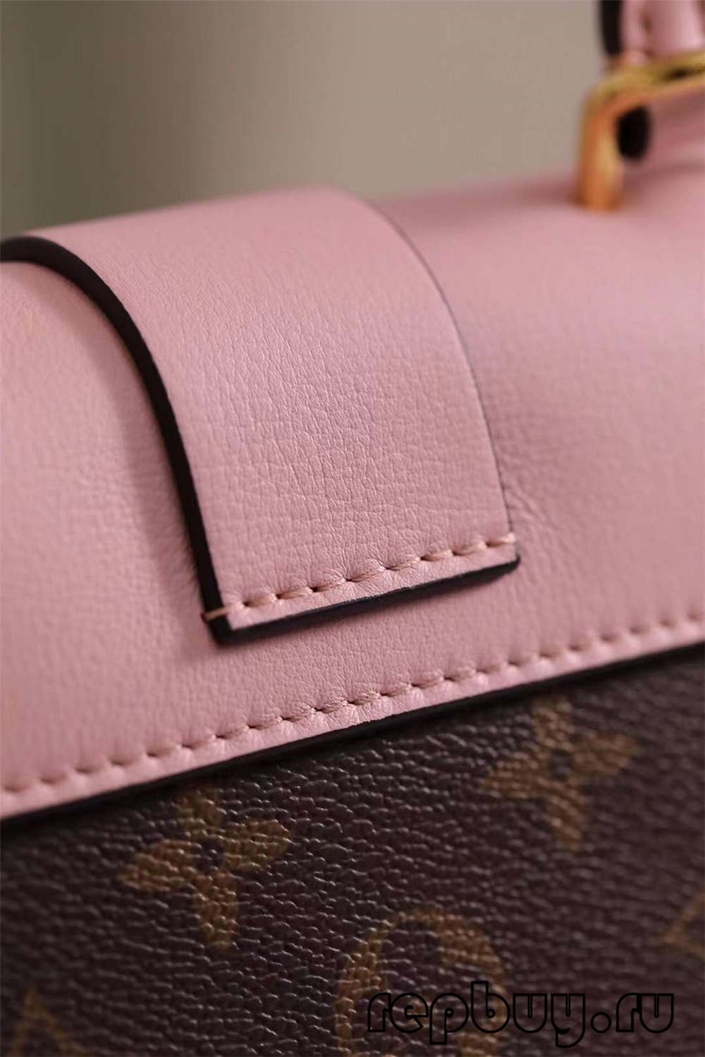 Louis Vuitton M44080 20cm Lock BB Pink Top Replica Bags (2022 Edition)-Best Quality Fake designer Bag Review, Replica designer bag ru Louis Vuitton M44080 20cm Lock BB Pink Top Replica Bags (2022 Edition)-Best Quality Fake designer Bag Review, Replica designer bag ru