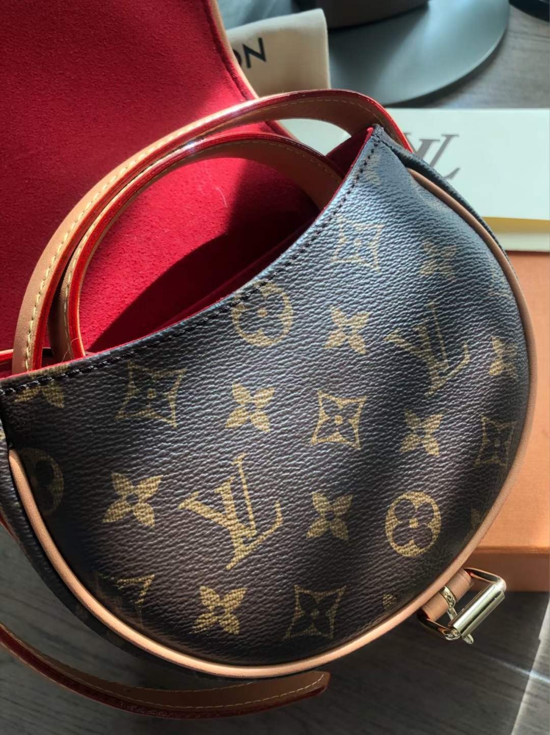 Louis Vuitton M44860 Tambourin Top Replica Handbags Customer’s photo (2022 Special)-Best Quality Fake designer Bag Review, Replica designer bag ru Louis Vuitton M44860 Tambourin Top Replica Handbags Customer’s photo (2022 Special)-Best Quality Fake designer Bag Review, Replica designer bag ru