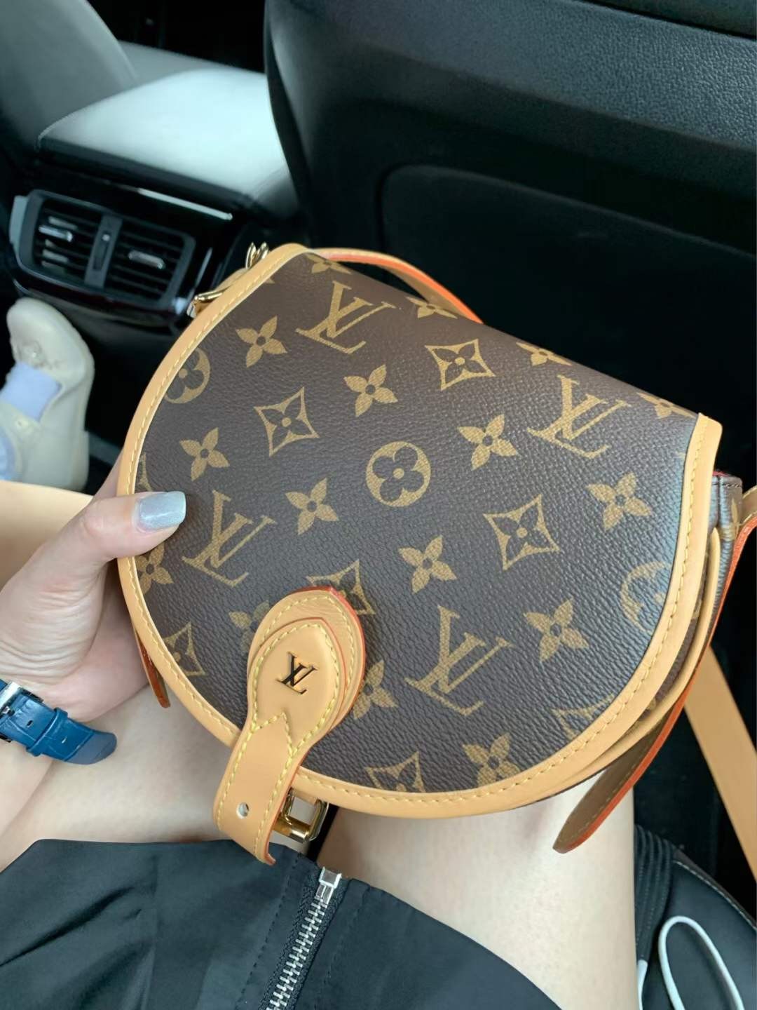 Louis Vuitton M44860 Tambourin Top Replica Handbags Customer’s photo (2022 Special)-Best Quality Fake designer Bag Review, Replica designer bag ru Louis Vuitton M44860 Tambourin Top Replica Handbags Customer’s photo (2022 Special)-Best Quality Fake designer Bag Review, Replica designer bag ru