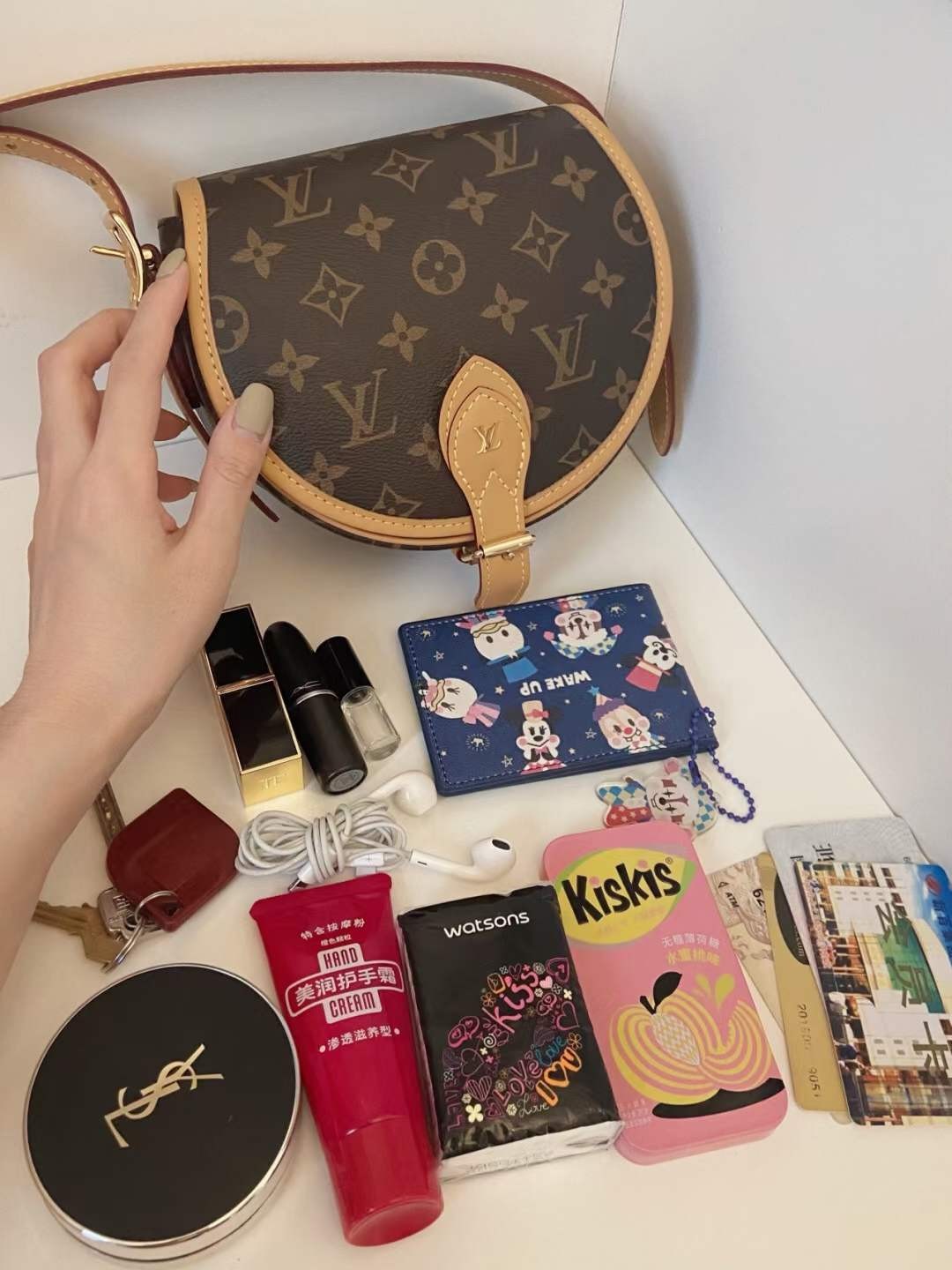Louis Vuitton M44860 Tambourin Top Replica Handbag Capacity Test (2022 Edition)-Best Quality Fake designer Bag Review, Replica designer bag ru Louis Vuitton M44860 Tambourin Top Replica Handbag Capacity Test (2022 Edition)-Best Quality Fake designer Bag Review, Replica designer bag ru