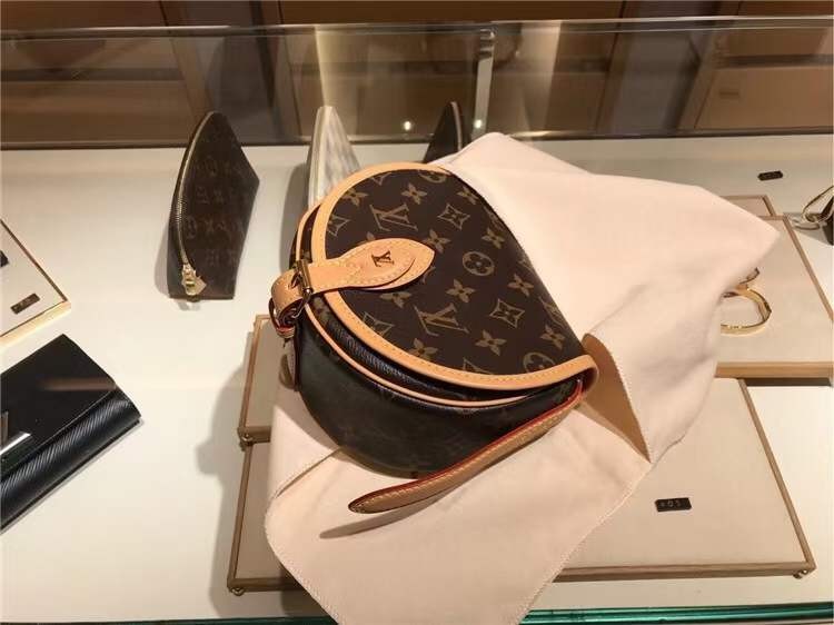 Louis Vuitton M44860 Tambourin Top Replica Handbag view (2022 Updated)-Best Quality Fake designer Bag Review, Replica designer bag ru Louis Vuitton M44860 Tambourin Top Replica Handbag view (2022 Updated)-Best Quality Fake designer Bag Review, Replica designer bag ru