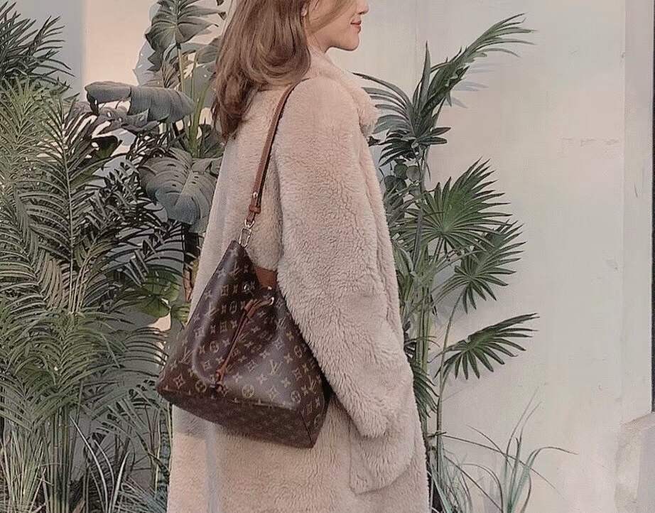 Louis Vuitton M44887 NÉONOÉ Top Replica Handbag Carrying Effect (2022 Latest)-Best Quality Fake designer Bag Review, Replica designer bag ru Louis Vuitton M44887 NÉONOÉ Top Replica Handbag Carrying Effect (2022 Latest)-Best Quality Fake designer Bag Review, Replica designer bag ru
