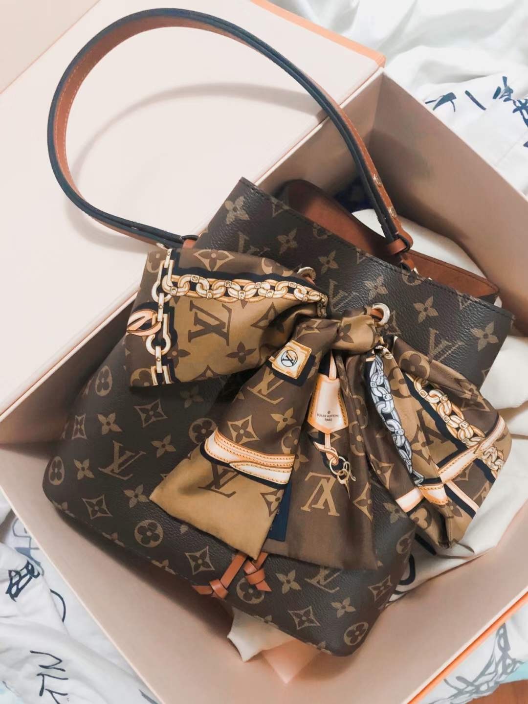 Louis Vuitton M44887 NÉONOÉ Top Replica Handbag Carrying Effect (2022 Latest)-Best Quality Fake designer Bag Review, Replica designer bag ru Louis Vuitton M44887 NÉONOÉ Top Replica Handbag Carrying Effect (2022 Latest)-Best Quality Fake designer Bag Review, Replica designer bag ru