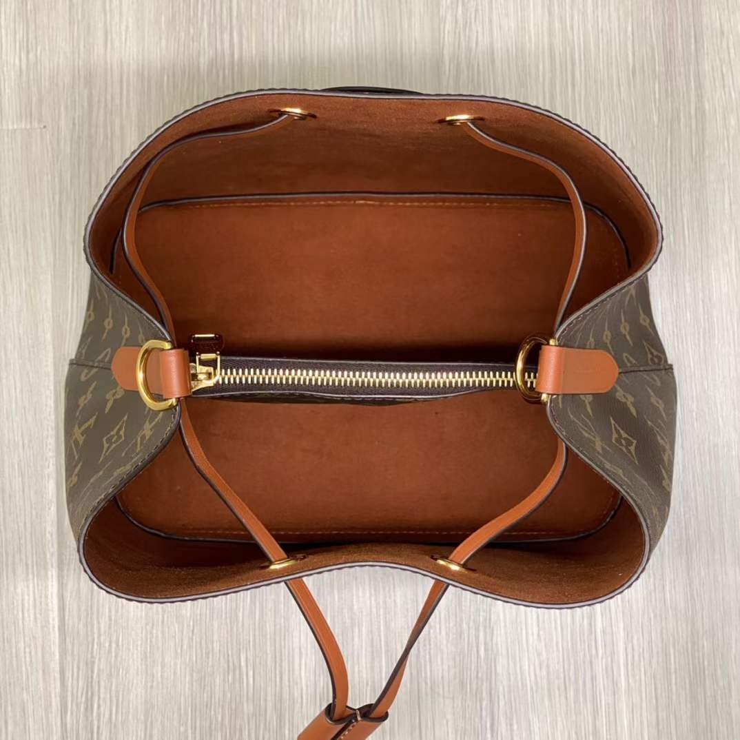 Louis Vuitton M44887 NÉONOÉ Top Replica Handbag Overall appearance (2022 Updated)-Best Quality Fake designer Bag Review, Replica designer bag ru