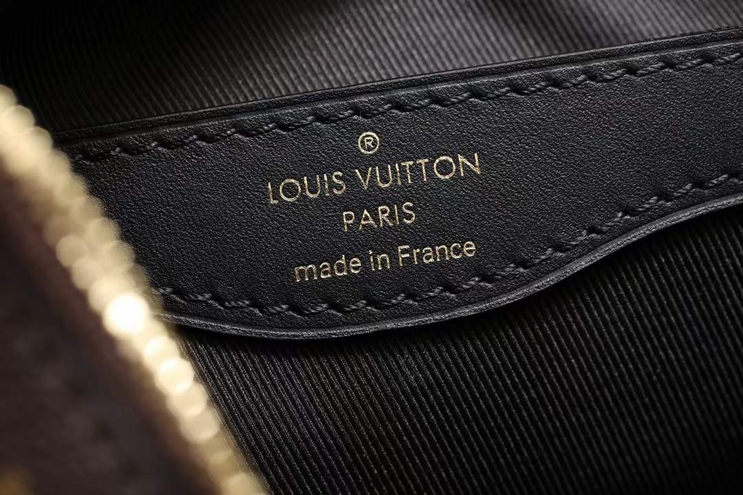 Louis Vuitton M45831 BOULOGNE top replica handbags Logo and metal stud detail (2022 Updated)-Best Quality Fake designer Bag Review, Replica designer bag ru Louis Vuitton M45831 BOULOGNE top replica handbags Logo and metal stud detail (2022 Updated)-Best Quality Fake designer Bag Review, Replica designer bag ru