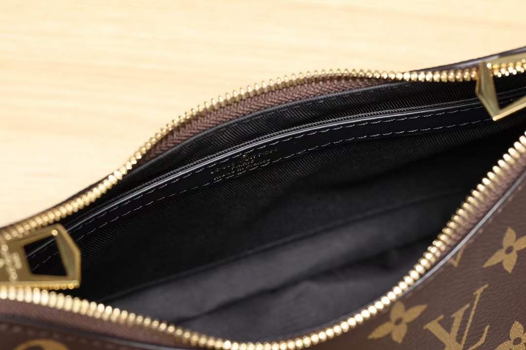 Louis Vuitton M45831 BOULOGNE top replica handbags Logo and metal stud detail (2022 Updated)-Best Quality Fake designer Bag Review, Replica designer bag ru Louis Vuitton M45831 BOULOGNE top replica handbags Logo and metal stud detail (2022 Updated)-Best Quality Fake designer Bag Review, Replica designer bag ru