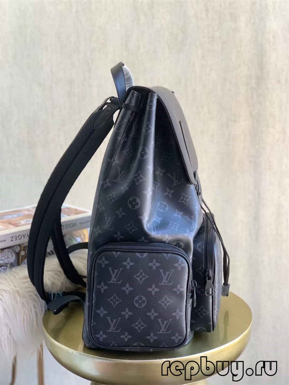 图片包含 室内, 桌子, 蛋糕, 棕色
描述已自动生成