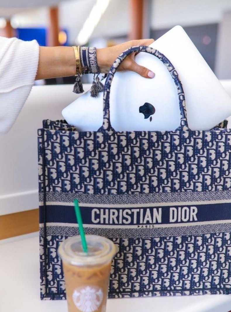 The most comprehensive Dior Book Tote introduction and replica bags buying advice (2022 update)-Best Quality Fake designer Bag Review, Replica designer bag ru The most comprehensive Dior Book Tote introduction and replica bags buying advice (2022 update)-Best Quality Fake designer Bag Review, Replica designer bag ru