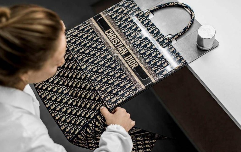 The most comprehensive Dior Book Tote introduction and replica bags buying advice (2022 update)-Best Quality Fake designer Bag Review, Replica designer bag ru The most comprehensive Dior Book Tote introduction and replica bags buying advice (2022 update)-Best Quality Fake designer Bag Review, Replica designer bag ru