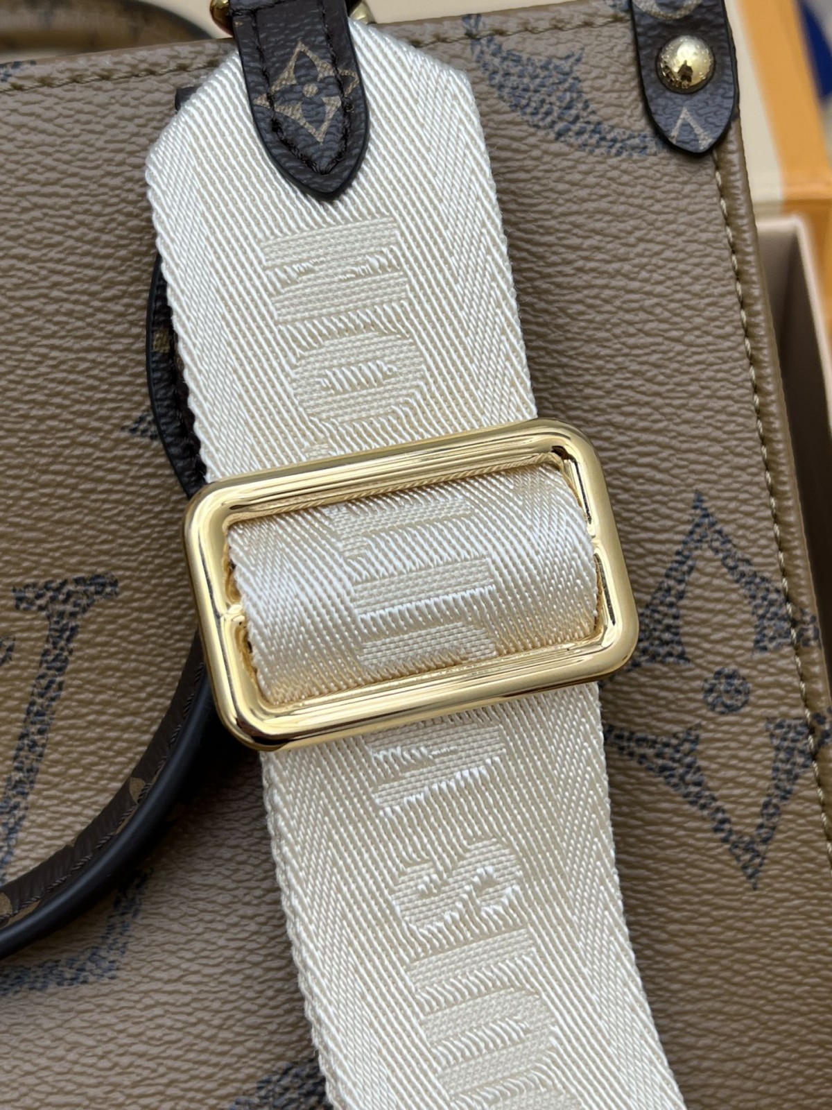 How good quality is a Shebag M46373 ONTHEGO small size?(2023 style with wide shoulder straps)-Best Quality Fake designer Bag Review, Replica designer bag ru How good quality is a Shebag M46373 ONTHEGO small size?(2023 style with wide shoulder straps)-Best Quality Fake designer Bag Review, Replica designer bag ru