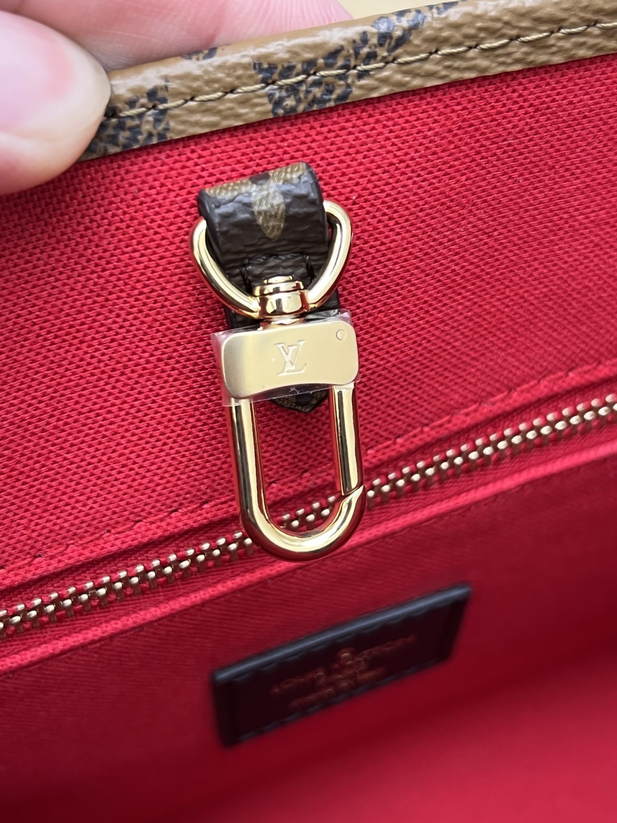 How good quality is a Shebag M46373 ONTHEGO small size?(2023 style with wide shoulder straps)-Best Quality Fake designer Bag Review, Replica designer bag ru How good quality is a Shebag M46373 ONTHEGO small size?(2023 style with wide shoulder straps)-Best Quality Fake designer Bag Review, Replica designer bag ru