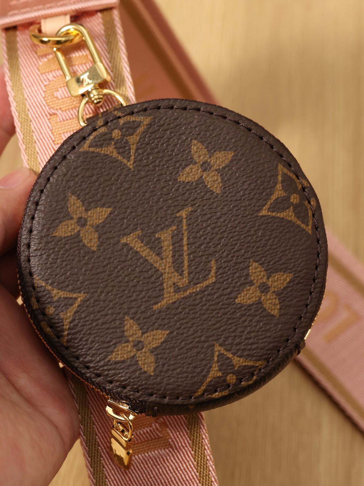 How good quality is a Shebag Louis Vuitton Multi Pochette bag? (2023 Week 42)-Best Quality Fake designer Bag Review, Replica designer bag ru How good quality is a Shebag Louis Vuitton Multi Pochette bag? (2023 Week 42)-Best Quality Fake designer Bag Review, Replica designer bag ru