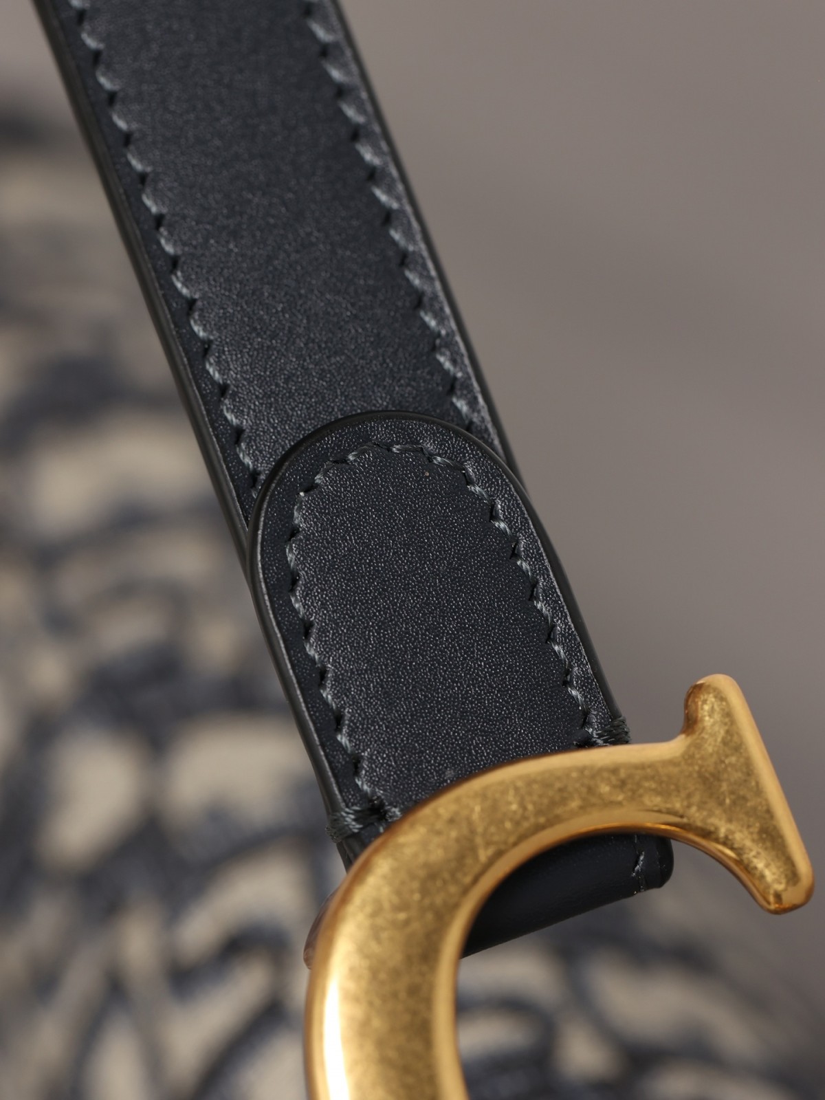 How good quality is a Shebag Dior Saddle bag and Montaigne 30 bag? (2023 Week 42)-Best Quality Fake designer Bag Review, Replica designer bag ru How good quality is a Shebag Dior Saddle bag and Montaigne 30 bag? (2023 Week 42)-Best Quality Fake designer Bag Review, Replica designer bag ru