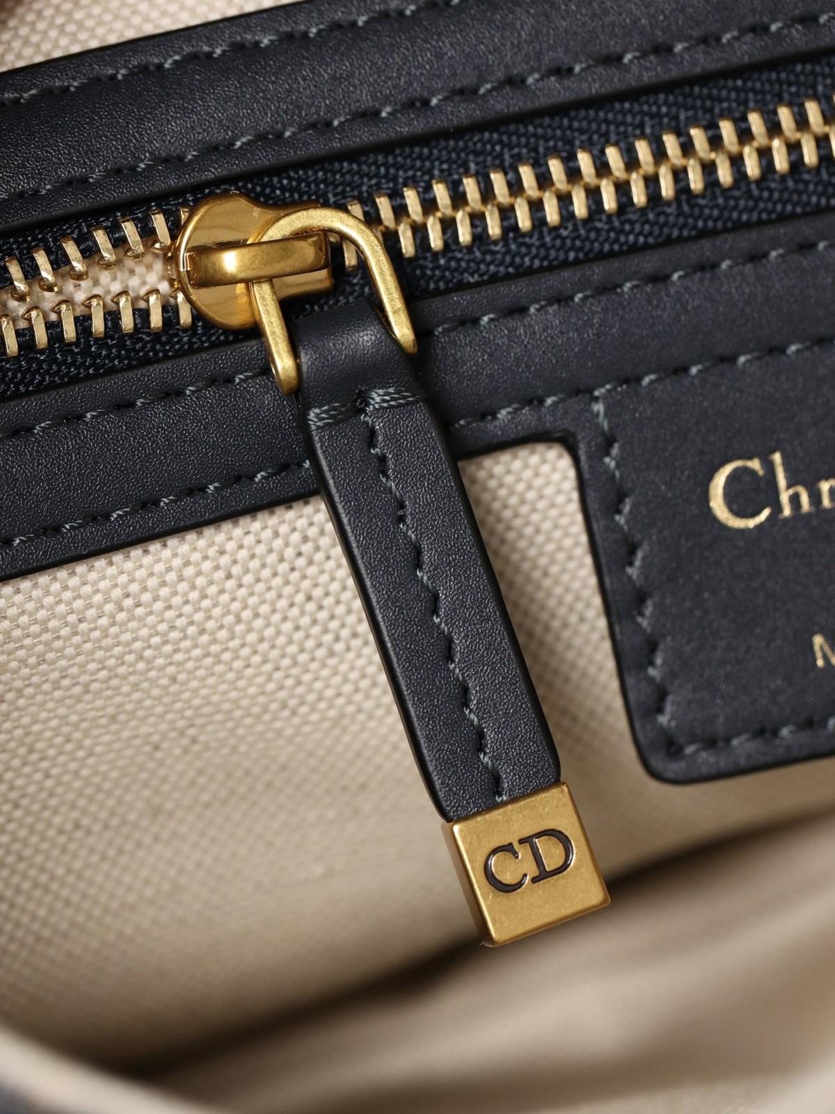 How good quality is a Shebag Dior Saddle bag and Montaigne 30 bag? (2023 Week 42)-Best Quality Fake designer Bag Review, Replica designer bag ru How good quality is a Shebag Dior Saddle bag and Montaigne 30 bag? (2023 Week 42)-Best Quality Fake designer Bag Review, Replica designer bag ru