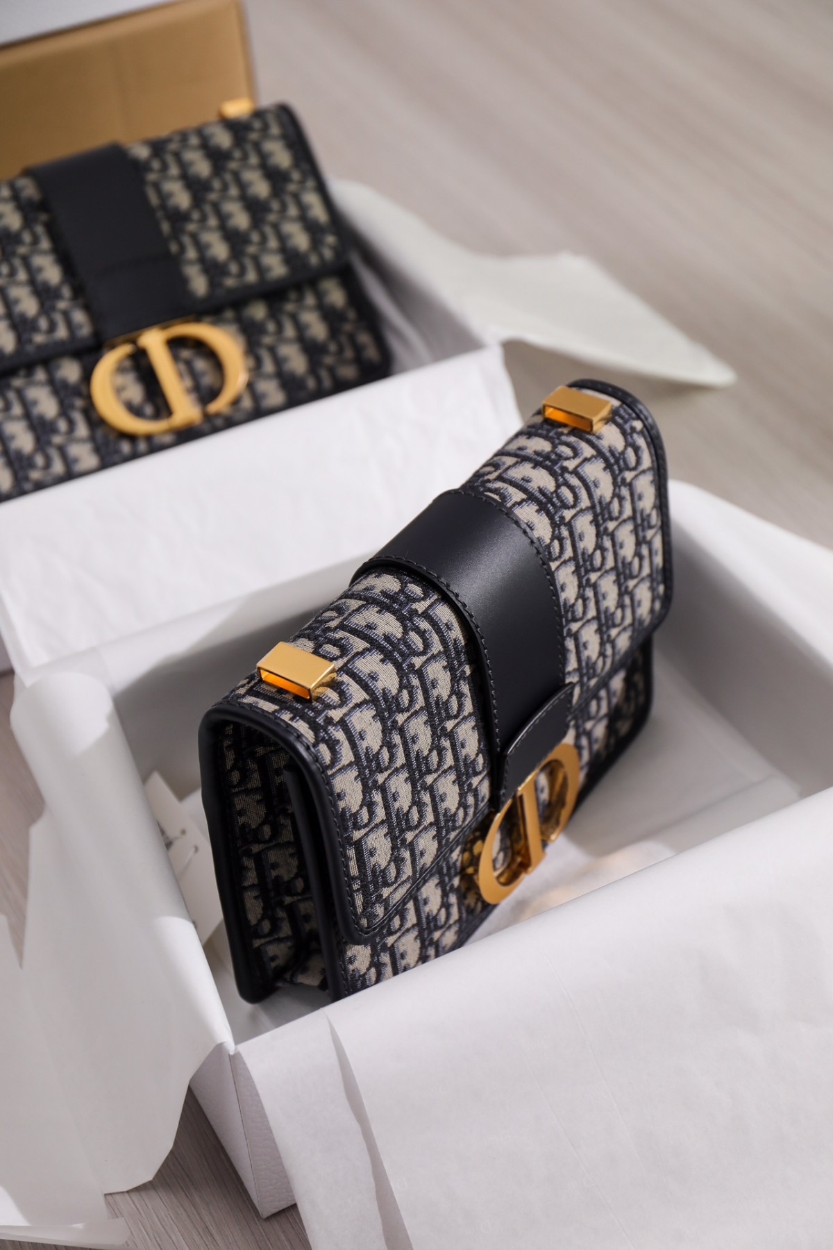 How good quality is a Shebag Dior Saddle bag and Montaigne 30 bag? (2023 Week 42)-Best Quality Fake designer Bag Review, Replica designer bag ru How good quality is a Shebag Dior Saddle bag and Montaigne 30 bag? (2023 Week 42)-Best Quality Fake designer Bag Review, Replica designer bag ru