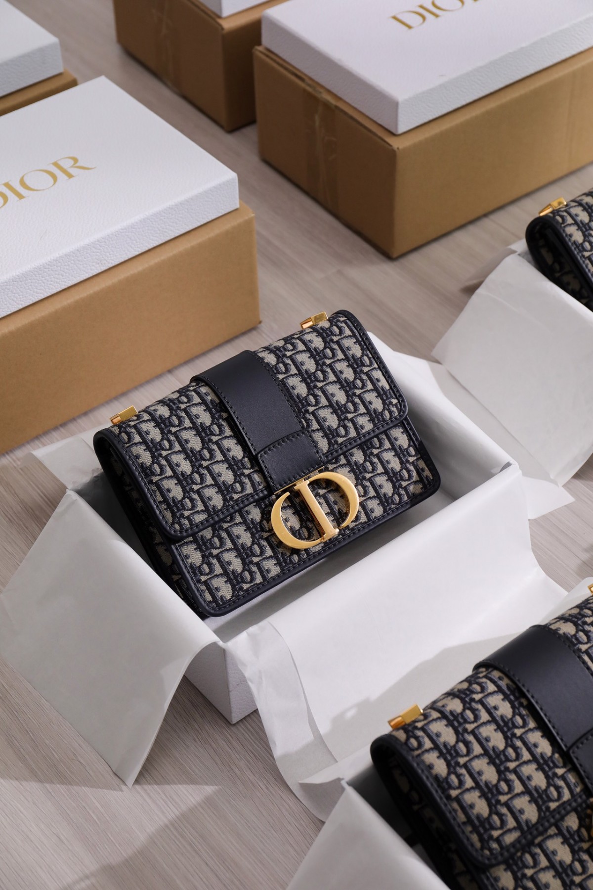 How good quality is a Shebag Dior Saddle bag and Montaigne 30 bag? (2023 Week 42)-Best Quality Fake designer Bag Review, Replica designer bag ru How good quality is a Shebag Dior Saddle bag and Montaigne 30 bag? (2023 Week 42)-Best Quality Fake designer Bag Review, Replica designer bag ru