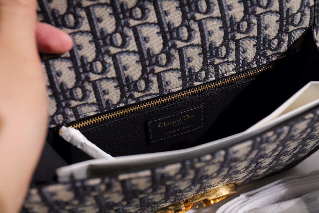 How good quality is a Shebag Dior Saddle bag and Montaigne 30 bag? (2023 Week 42)-Best Quality Fake designer Bag Review, Replica designer bag ru How good quality is a Shebag Dior Saddle bag and Montaigne 30 bag? (2023 Week 42)-Best Quality Fake designer Bag Review, Replica designer bag ru