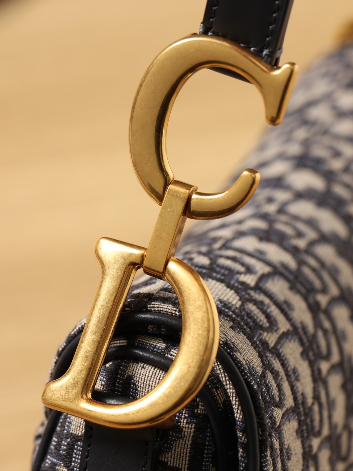 How good quality is a Shebag Dior Saddle bag and Montaigne 30 bag? (2023 Week 42)-Best Quality Fake designer Bag Review, Replica designer bag ru How good quality is a Shebag Dior Saddle bag and Montaigne 30 bag? (2023 Week 42)-Best Quality Fake designer Bag Review, Replica designer bag ru