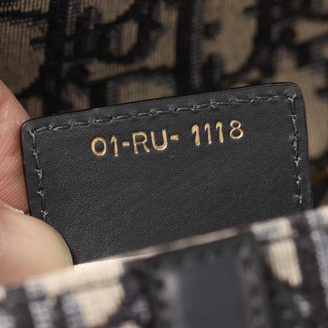 How good quality is a Shebag Dior Saddle bag and Montaigne 30 bag? (2023 Week 42)-Best Quality Fake designer Bag Review, Replica designer bag ru How good quality is a Shebag Dior Saddle bag and Montaigne 30 bag? (2023 Week 42)-Best Quality Fake designer Bag Review, Replica designer bag ru