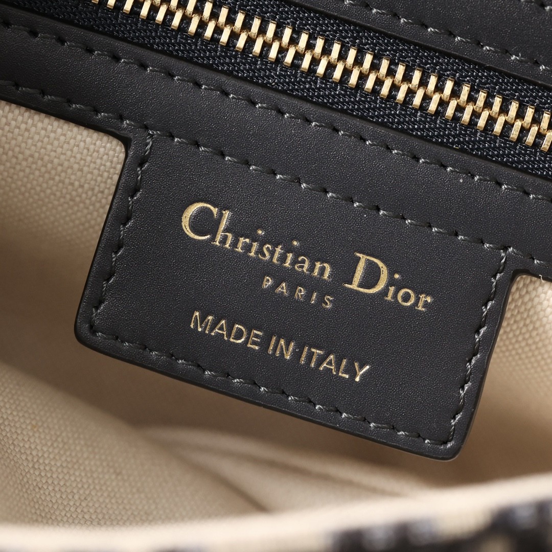 How good quality is a Shebag Dior Saddle bag and Montaigne 30 bag? (2023 Week 42)-Best Quality Fake designer Bag Review, Replica designer bag ru How good quality is a Shebag Dior Saddle bag and Montaigne 30 bag? (2023 Week 42)-Best Quality Fake designer Bag Review, Replica designer bag ru