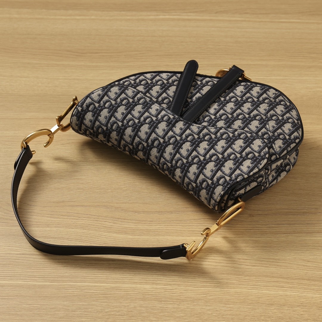 How good quality is a Shebag Dior Saddle bag and Montaigne 30 bag? (2023 Week 42)-Best Quality Fake designer Bag Review, Replica designer bag ru How good quality is a Shebag Dior Saddle bag and Montaigne 30 bag? (2023 Week 42)-Best Quality Fake designer Bag Review, Replica designer bag ru
