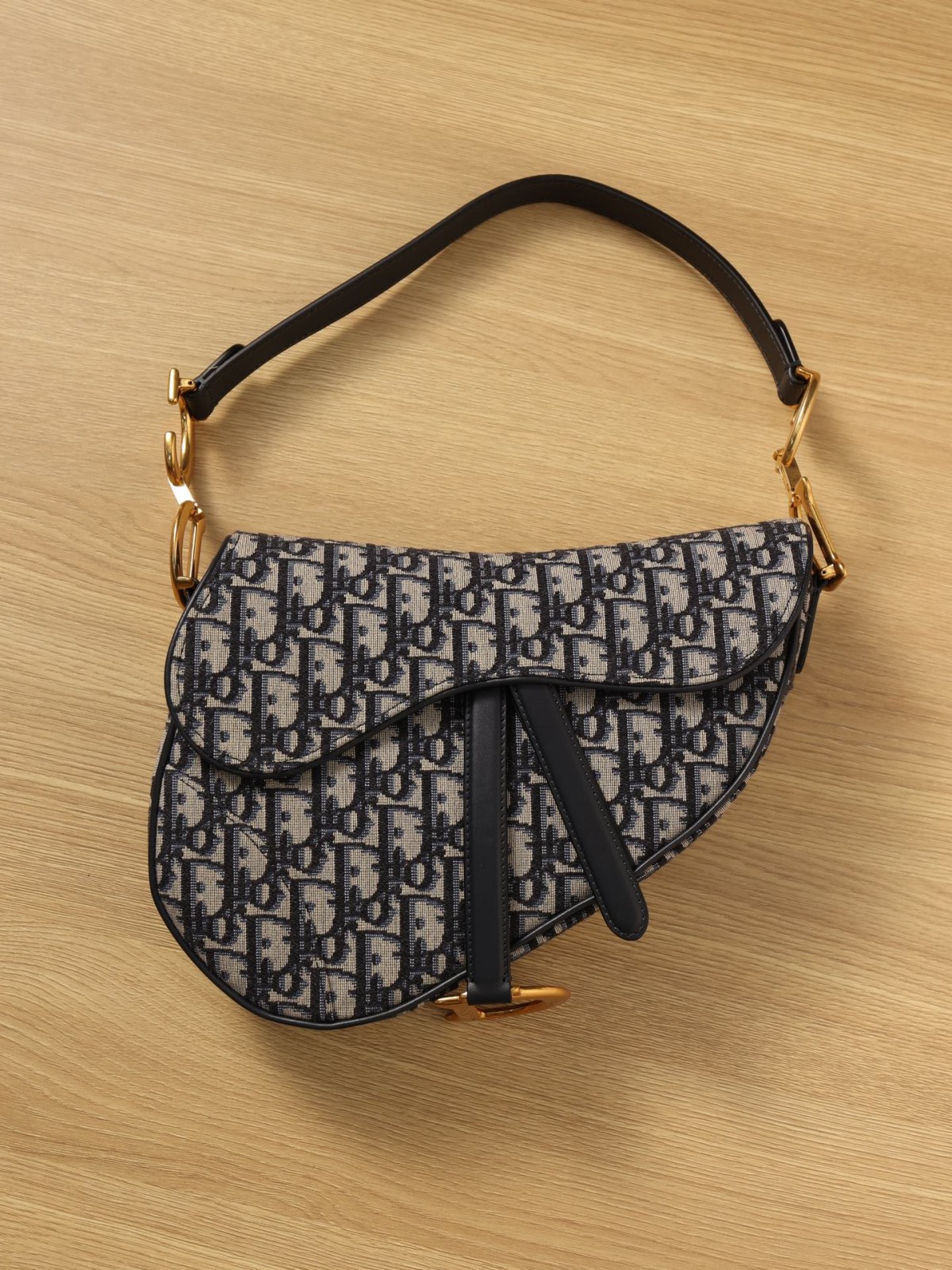 How good quality is a Shebag Dior Saddle bag and Montaigne 30 bag? (2023 Week 42)-Best Quality Fake designer Bag Review, Replica designer bag ru How good quality is a Shebag Dior Saddle bag and Montaigne 30 bag? (2023 Week 42)-Best Quality Fake designer Bag Review, Replica designer bag ru