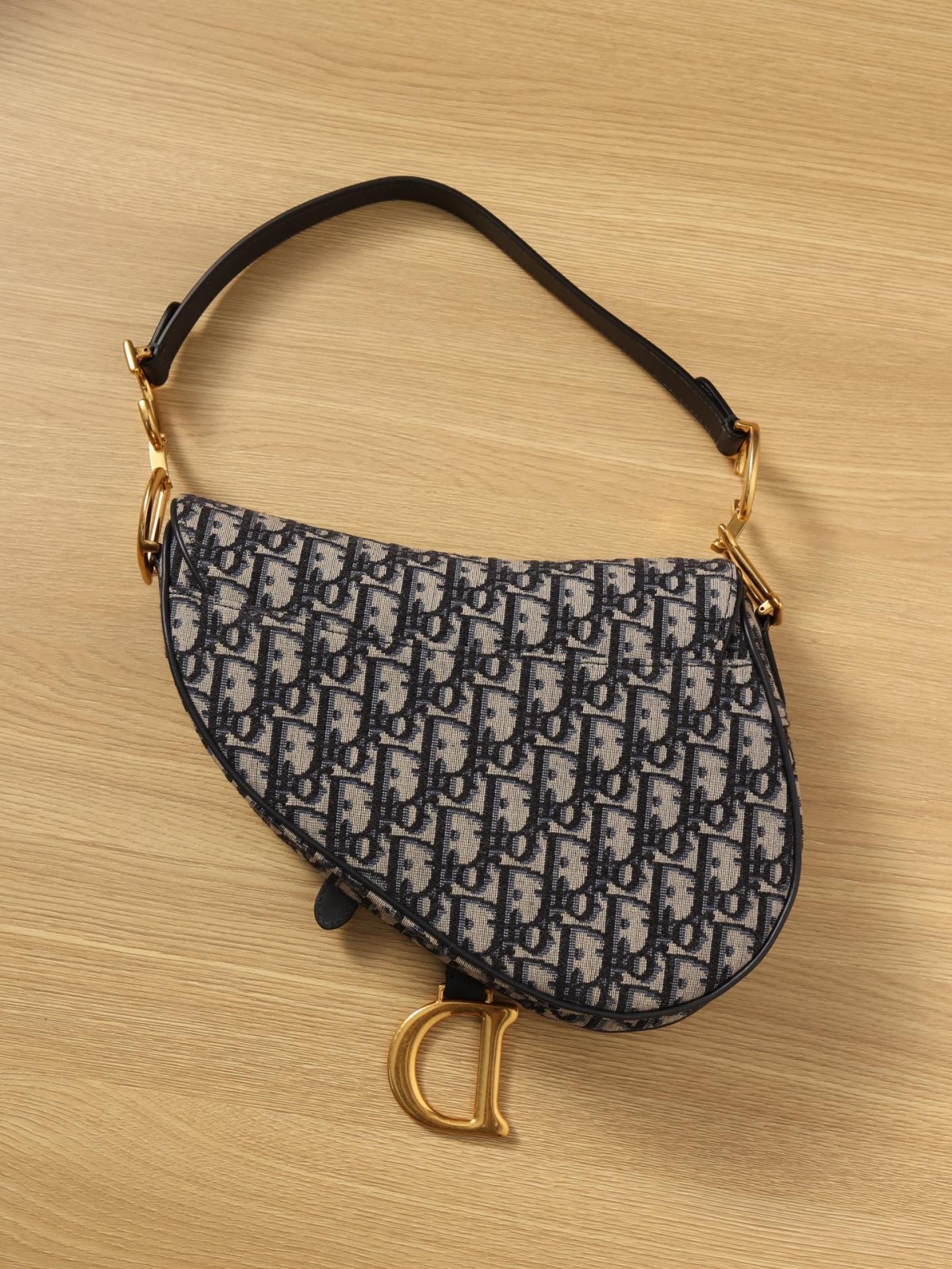 How good quality is a Shebag Dior Saddle bag and Montaigne 30 bag? (2023 Week 42)-Best Quality Fake designer Bag Review, Replica designer bag ru How good quality is a Shebag Dior Saddle bag and Montaigne 30 bag? (2023 Week 42)-Best Quality Fake designer Bag Review, Replica designer bag ru