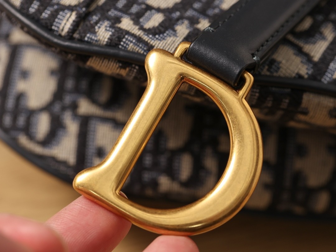 How good quality is a Shebag Dior Saddle bag and Montaigne 30 bag? (2023 Week 42)-Best Quality Fake designer Bag Review, Replica designer bag ru How good quality is a Shebag Dior Saddle bag and Montaigne 30 bag? (2023 Week 42)-Best Quality Fake designer Bag Review, Replica designer bag ru
