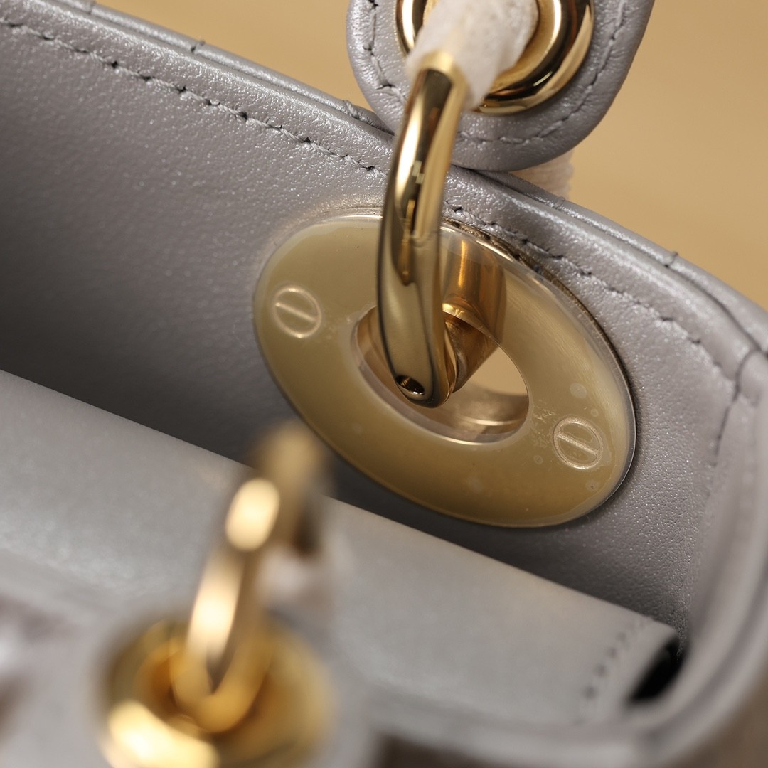 How good quality is a Shebag Lady Dior bag? (2023 Week 42)-Best Quality Fake designer Bag Review, Replica designer bag ru How good quality is a Shebag Lady Dior bag? (2023 Week 42)-Best Quality Fake designer Bag Review, Replica designer bag ru