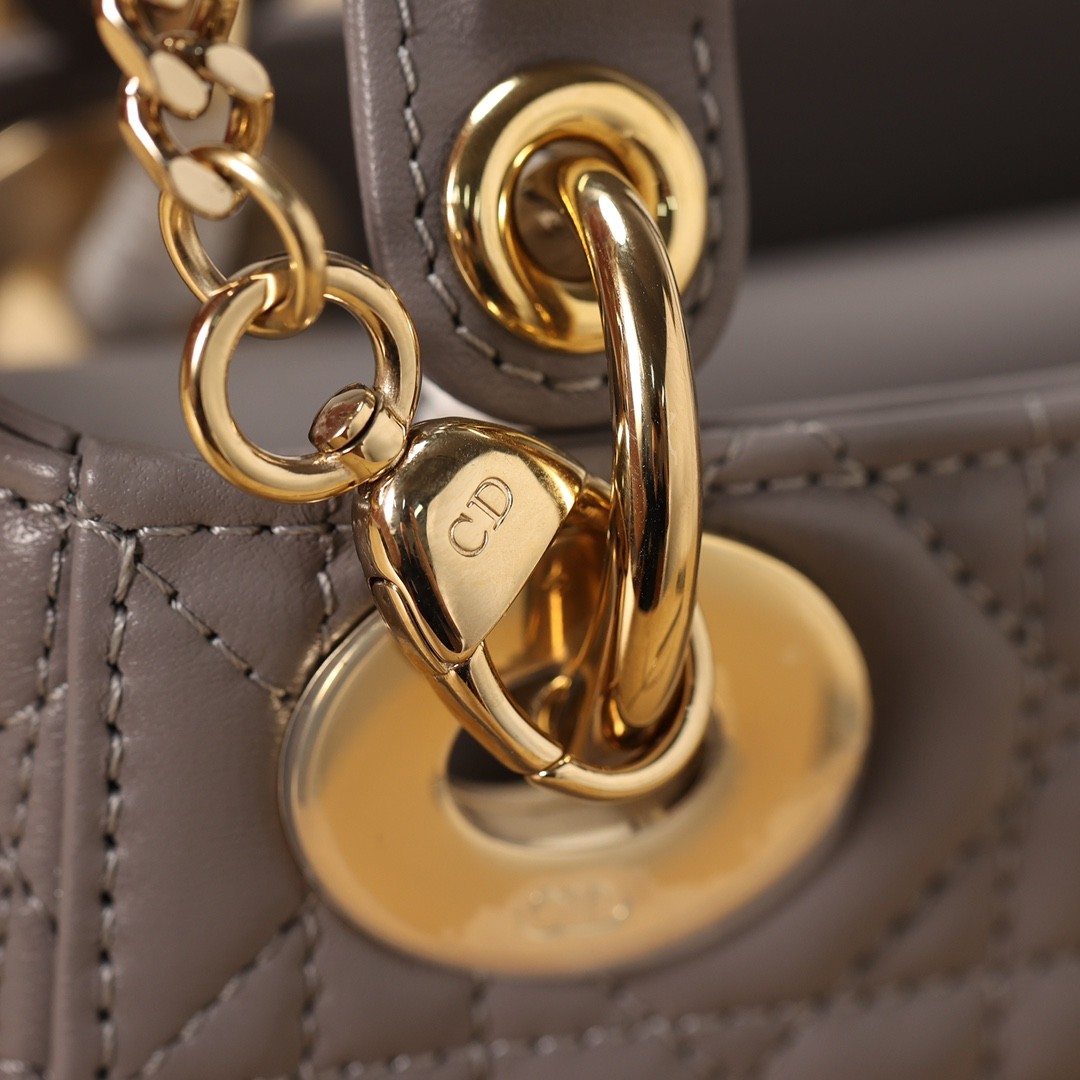 How good quality is a Shebag Lady Dior bag? (2023 Week 42)-Best Quality Fake designer Bag Review, Replica designer bag ru How good quality is a Shebag Lady Dior bag? (2023 Week 42)-Best Quality Fake designer Bag Review, Replica designer bag ru
