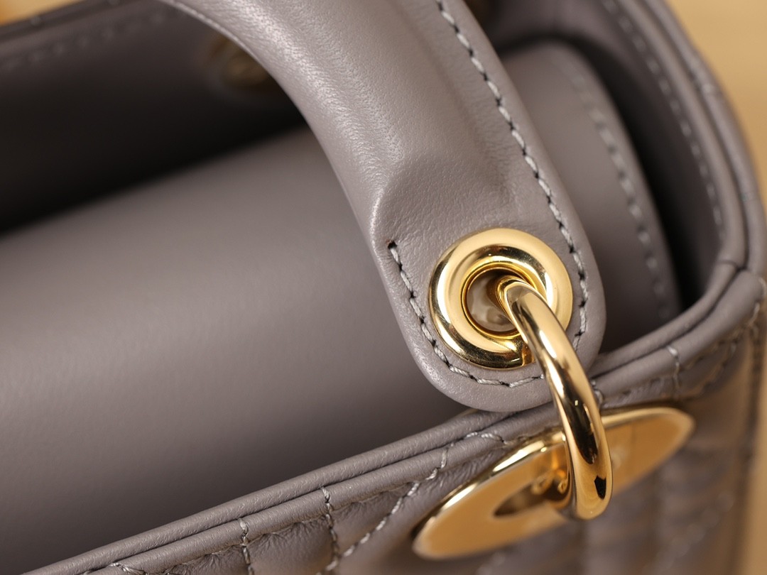 How good quality is a Shebag Lady Dior bag? (2023 Week 42)-Best Quality Fake designer Bag Review, Replica designer bag ru How good quality is a Shebag Lady Dior bag? (2023 Week 42)-Best Quality Fake designer Bag Review, Replica designer bag ru