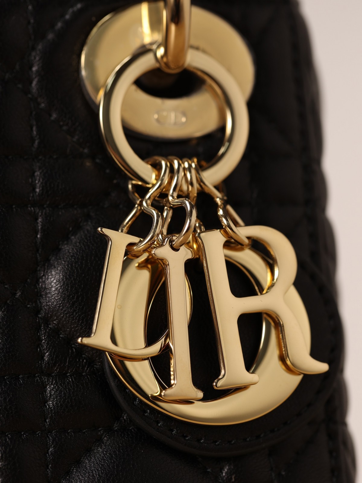 How good quality is a Shebag Lady Dior bag? (2023 Week 42)-Best Quality Fake designer Bag Review, Replica designer bag ru How good quality is a Shebag Lady Dior bag? (2023 Week 42)-Best Quality Fake designer Bag Review, Replica designer bag ru