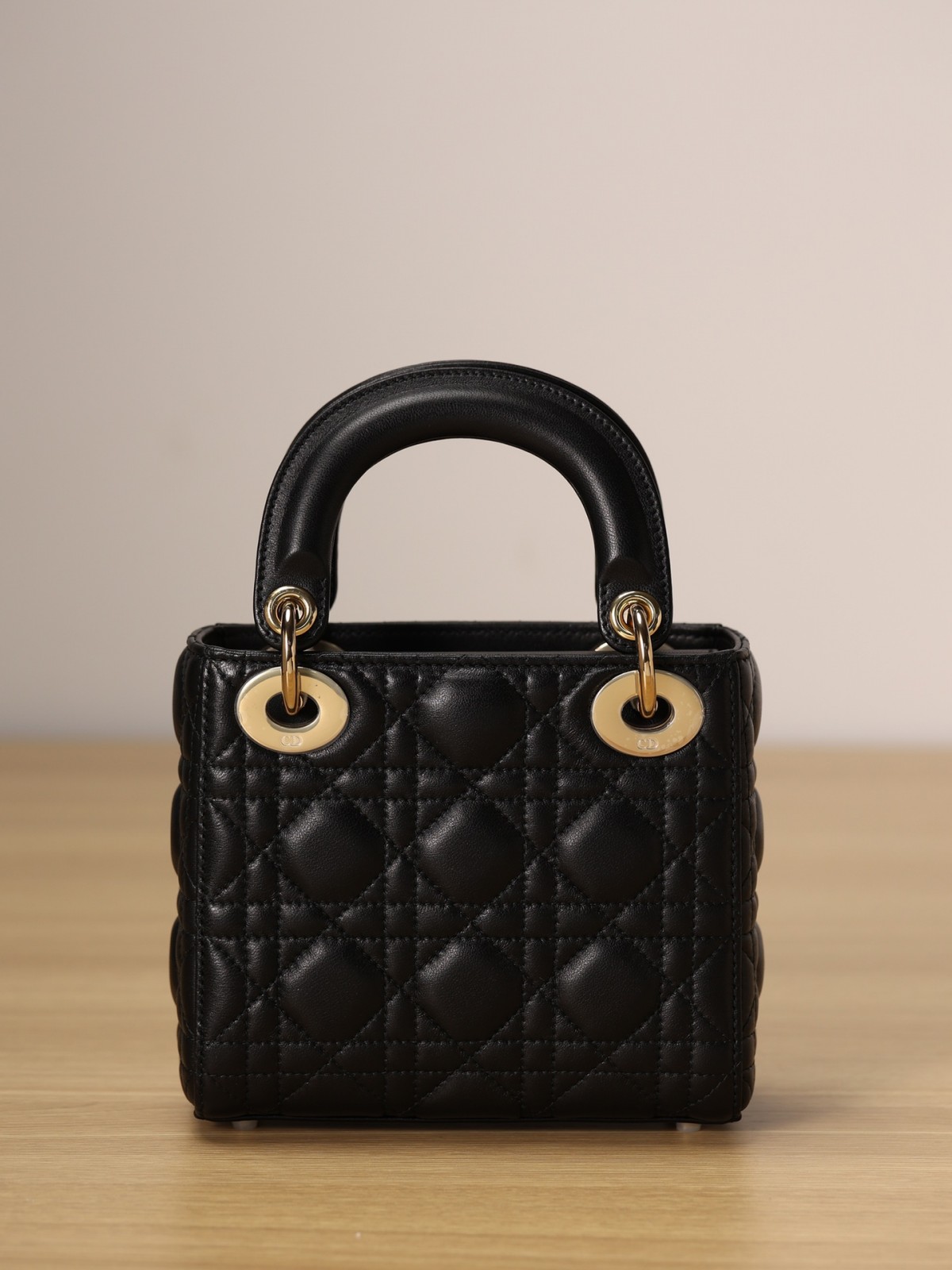 How good quality is a Shebag Lady Dior bag? (2023 Week 42)-Best Quality Fake designer Bag Review, Replica designer bag ru How good quality is a Shebag Lady Dior bag? (2023 Week 42)-Best Quality Fake designer Bag Review, Replica designer bag ru