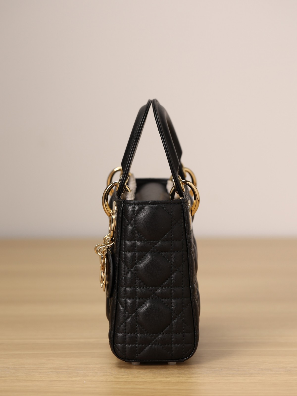 How good quality is a Shebag Lady Dior bag? (2023 Week 42)-Best Quality Fake designer Bag Review, Replica designer bag ru How good quality is a Shebag Lady Dior bag? (2023 Week 42)-Best Quality Fake designer Bag Review, Replica designer bag ru