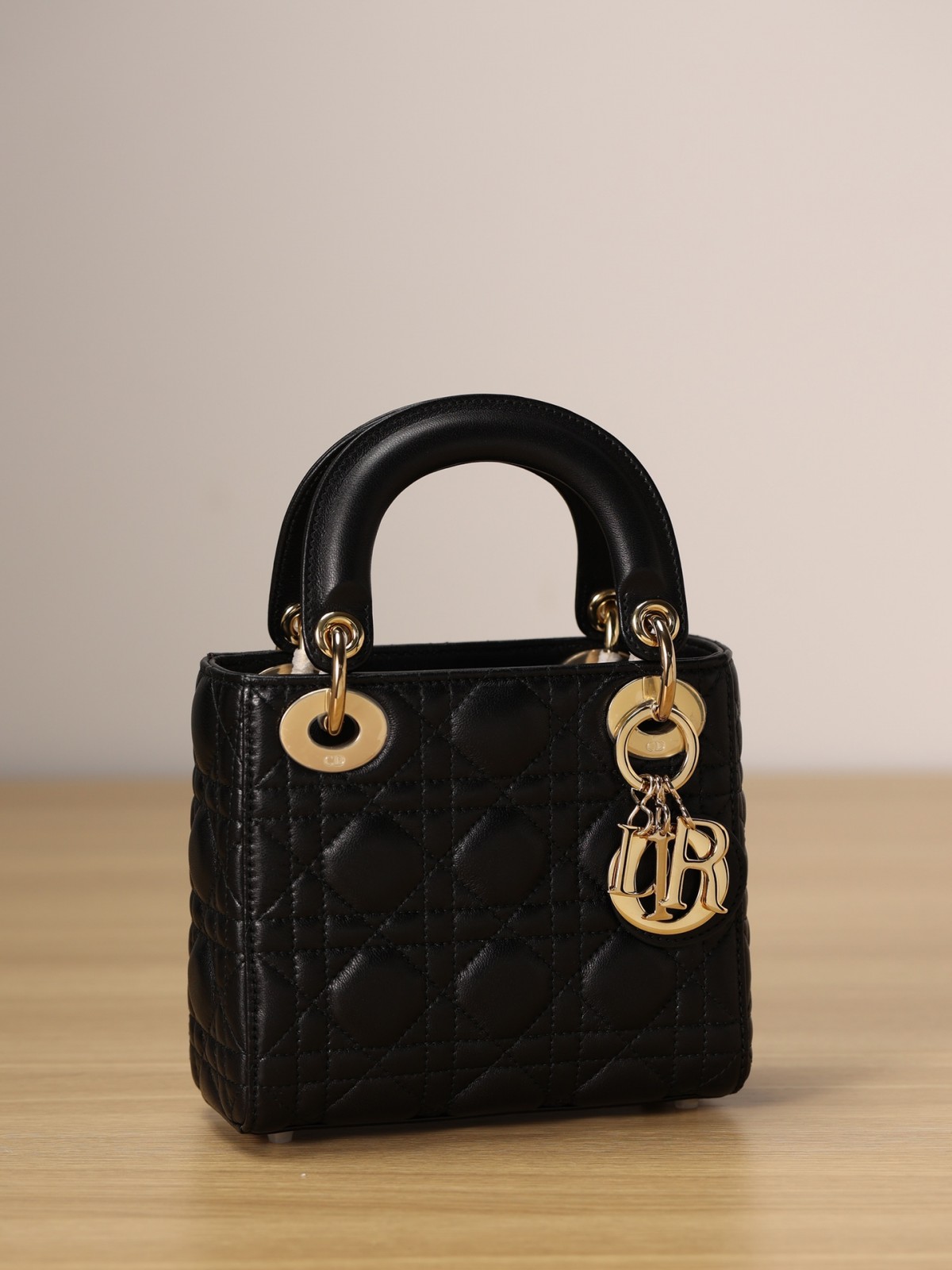 How good quality is a Shebag Lady Dior bag? (2023 Week 42)-Best Quality Fake designer Bag Review, Replica designer bag ru How good quality is a Shebag Lady Dior bag? (2023 Week 42)-Best Quality Fake designer Bag Review, Replica designer bag ru