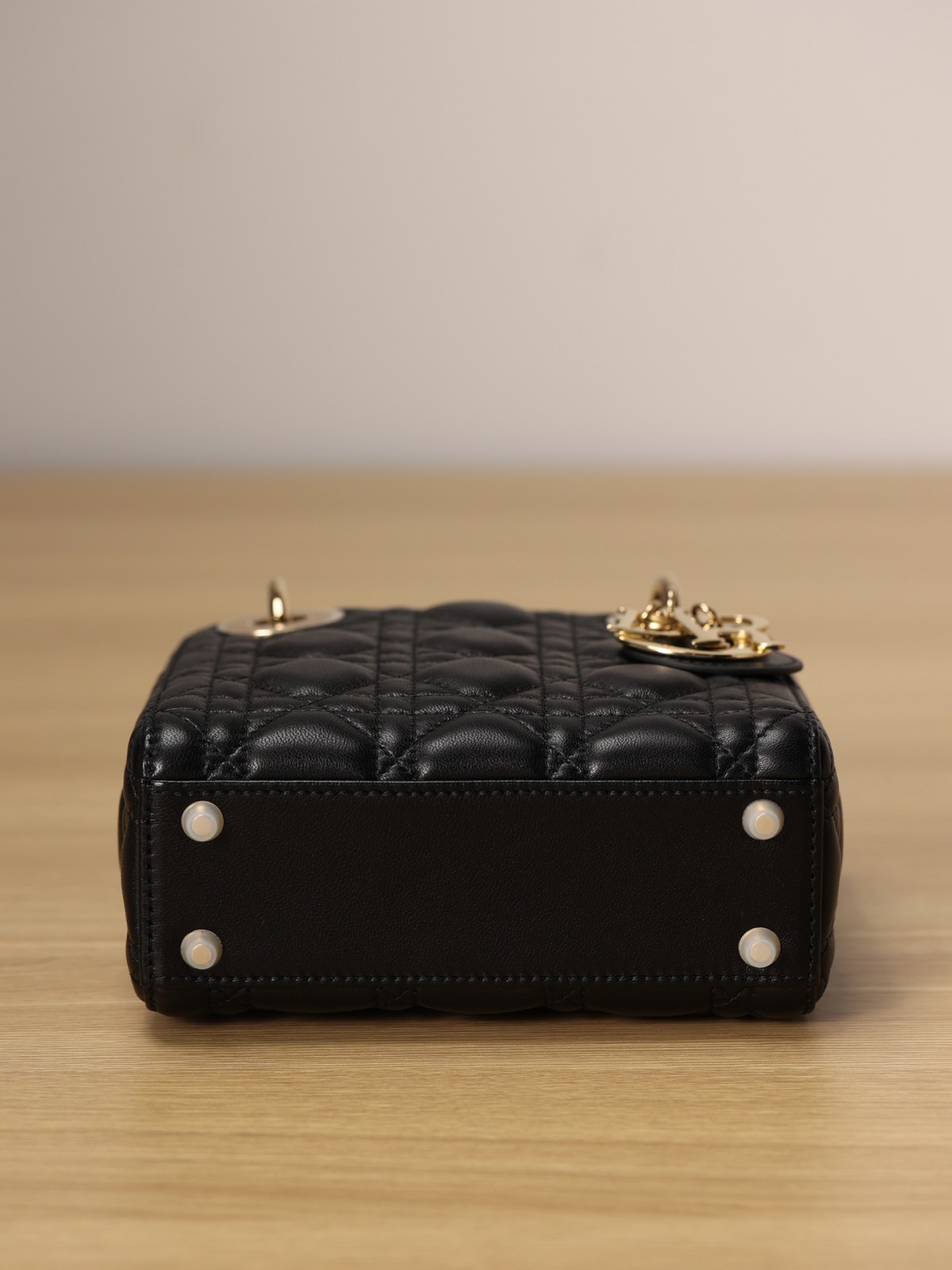How good quality is a Shebag Lady Dior bag? (2023 Week 42)-Best Quality Fake designer Bag Review, Replica designer bag ru How good quality is a Shebag Lady Dior bag? (2023 Week 42)-Best Quality Fake designer Bag Review, Replica designer bag ru