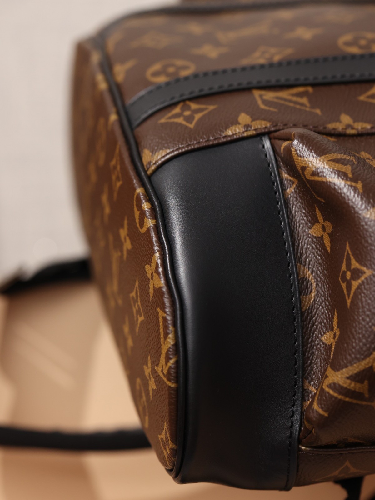 The Louis Vuitton Christopher Backpack: A Remarkable Replication by Shebag Company (2023 Week 43)-Best Quality Fake designer Bag Review, Replica designer bag ru The Louis Vuitton Christopher Backpack: A Remarkable Replication by Shebag Company (2023 Week 43)-Best Quality Fake designer Bag Review, Replica designer bag ru