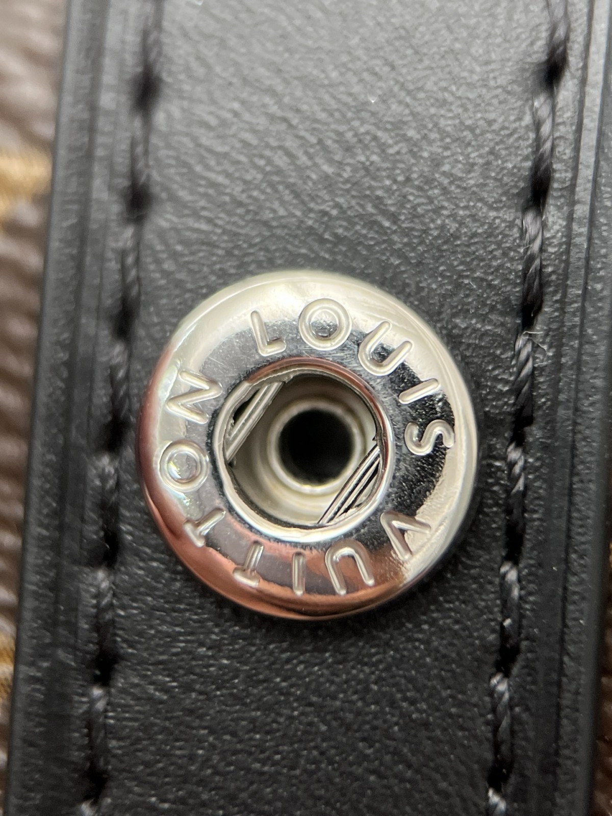 The Louis Vuitton Christopher Backpack: A Remarkable Replication by Shebag Company (2023 Week 43)-Best Quality Fake designer Bag Review, Replica designer bag ru The Louis Vuitton Christopher Backpack: A Remarkable Replication by Shebag Company (2023 Week 43)-Best Quality Fake designer Bag Review, Replica designer bag ru