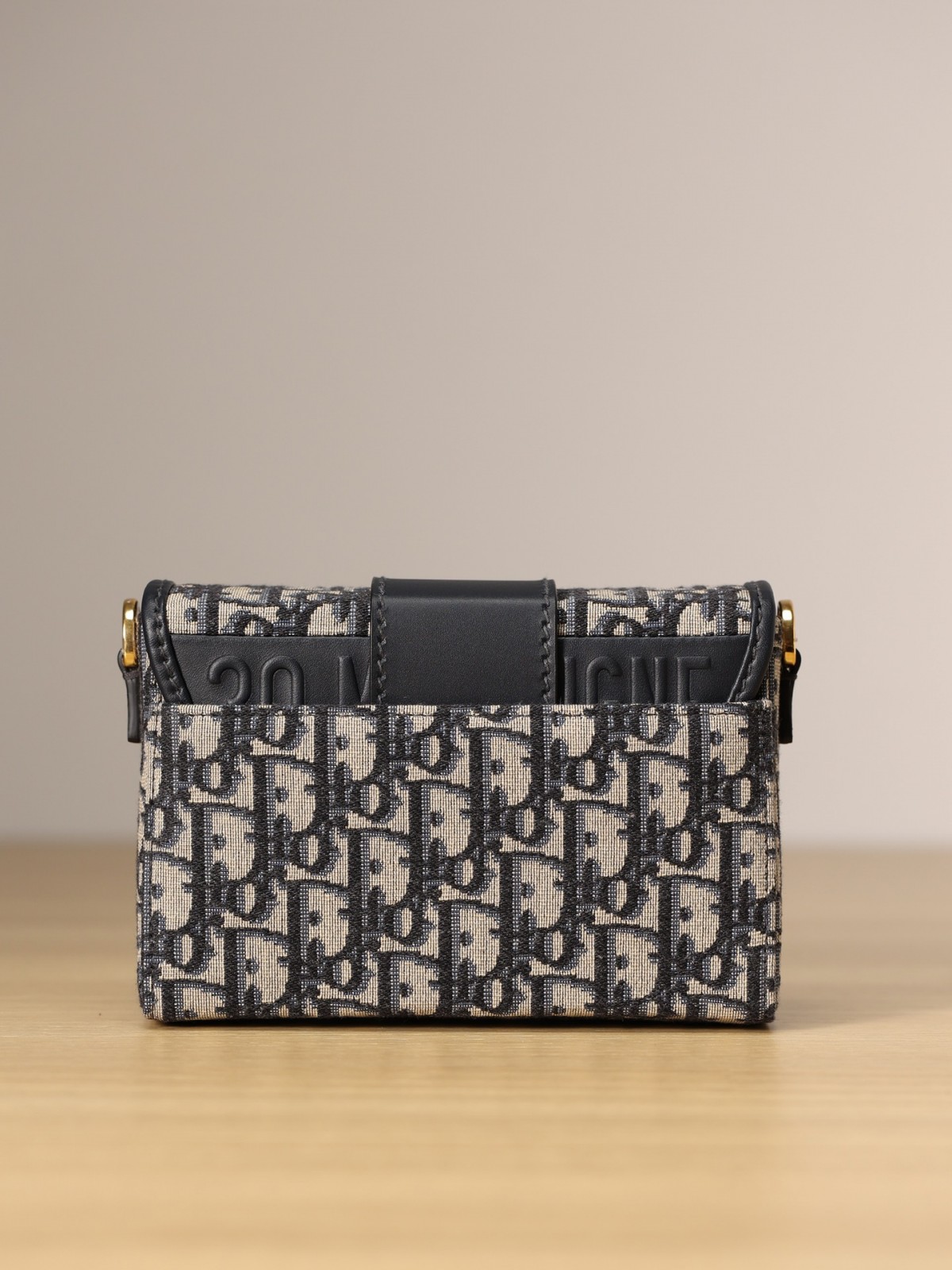 How good quality is a Shebag replica Dior 30 Montaigne mini bag (2023 Week 43)-Best Quality Fake designer Bag Review, Replica designer bag ru