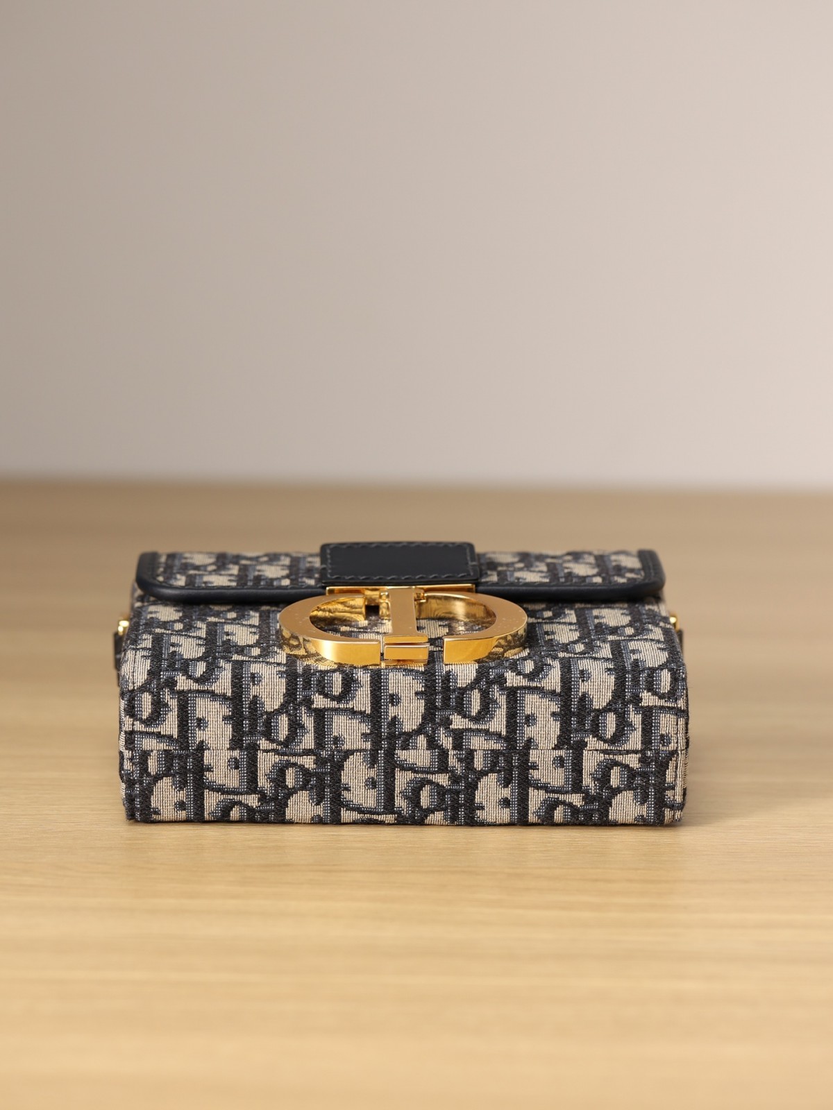 How good quality is a Shebag replica Dior 30 Montaigne mini bag (2023 Week 43)-Best Quality Fake designer Bag Review, Replica designer bag ru
