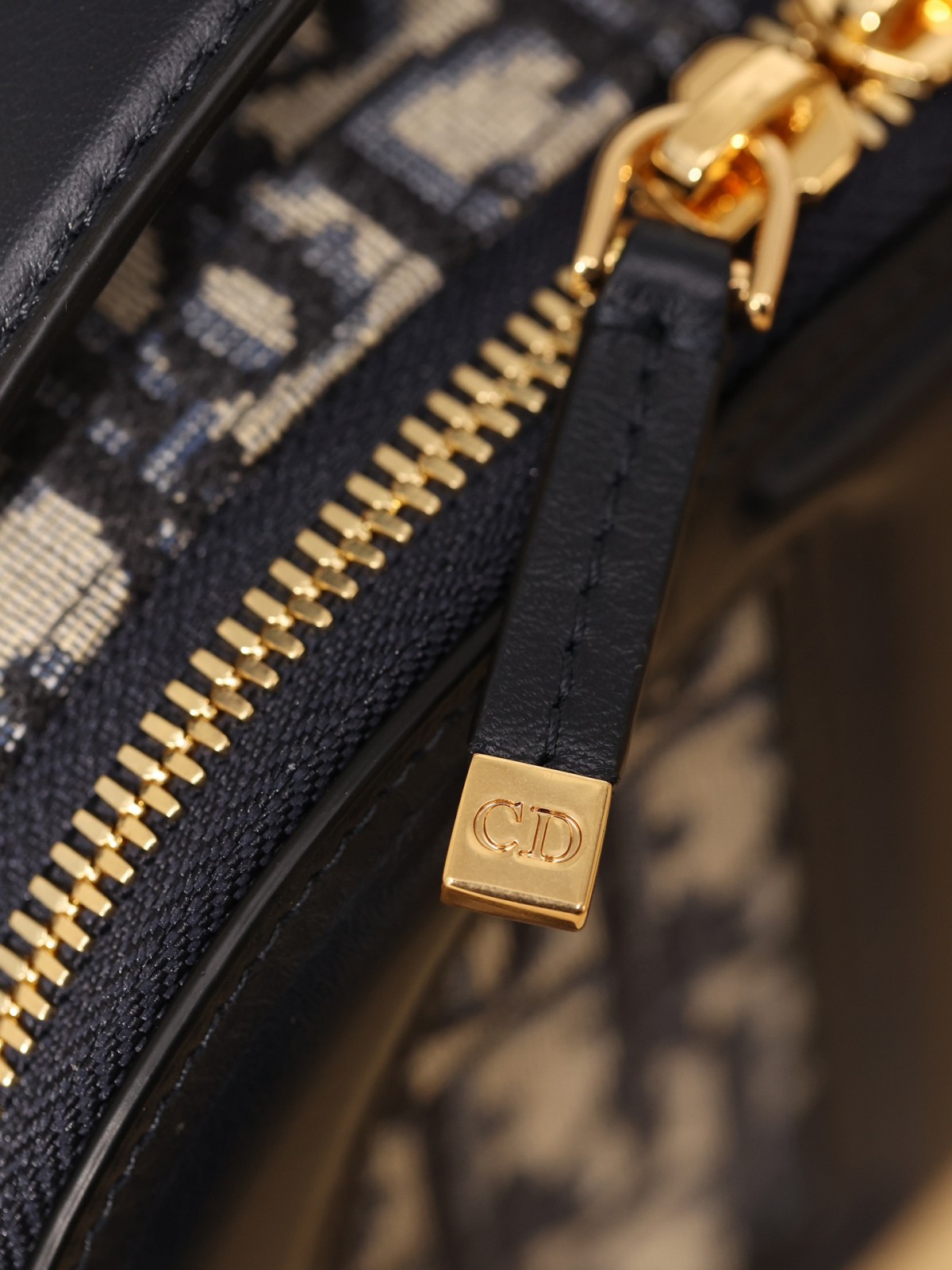 How good quality is a Shebag replica Dior CD Signature bag? (2023 updated)-Best Quality Fake designer Bag Review, Replica designer bag ru How good quality is a Shebag replica Dior CD Signature bag? (2023 updated)-Best Quality Fake designer Bag Review, Replica designer bag ru