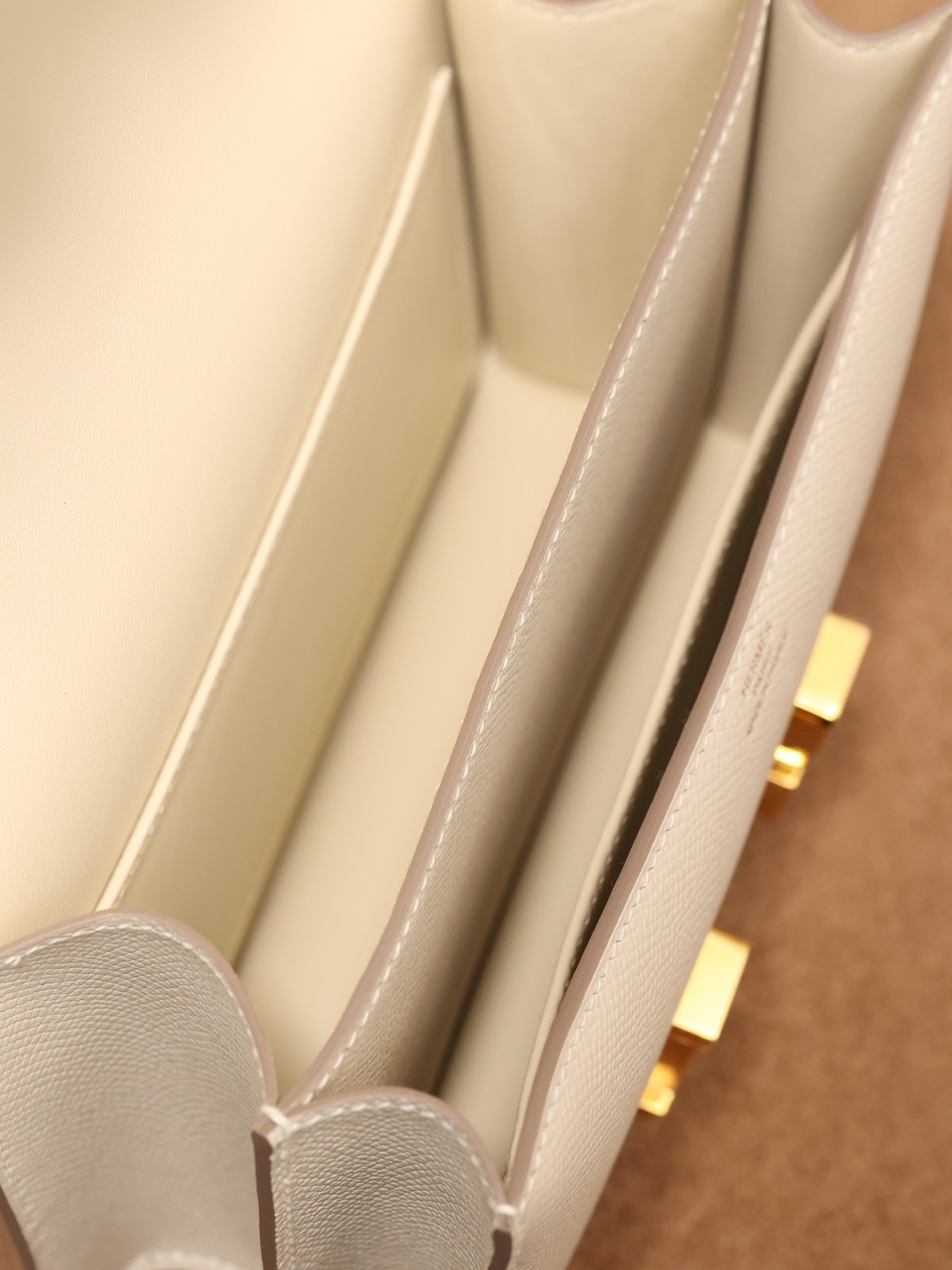 How good quality is a Shebag handmade replica Hermes White Constance 19 bag? (2023 updated)-Best Quality Fake designer Bag Review, Replica designer bag ru